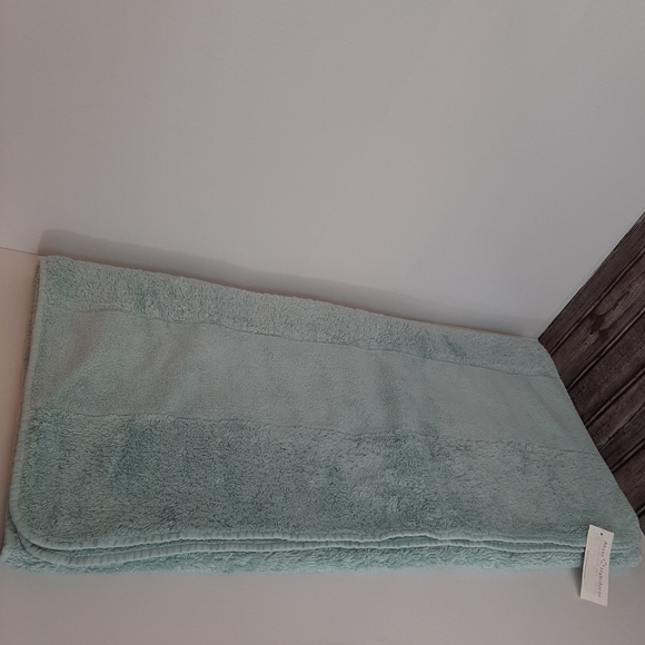 Abyss and Habidecor Super Line Bath Towel 28" x 54" Ice Blue - Picture 11 of 13